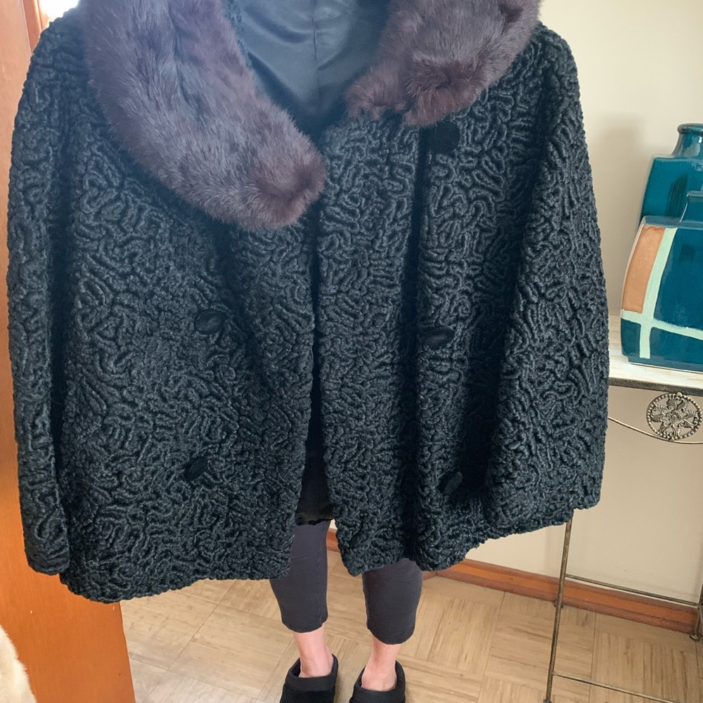 Woman’s jacket - Picture 3 of 3